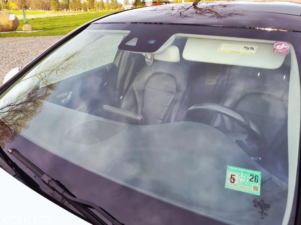 Mercedes-Benz Klasa C 300 7G-TRONIC - 17