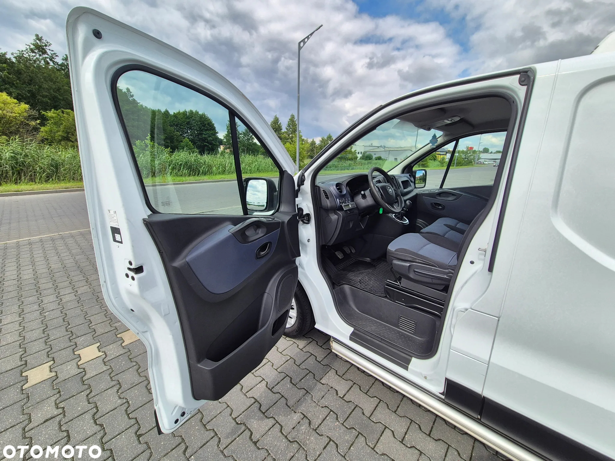Opel Vivaro - 16