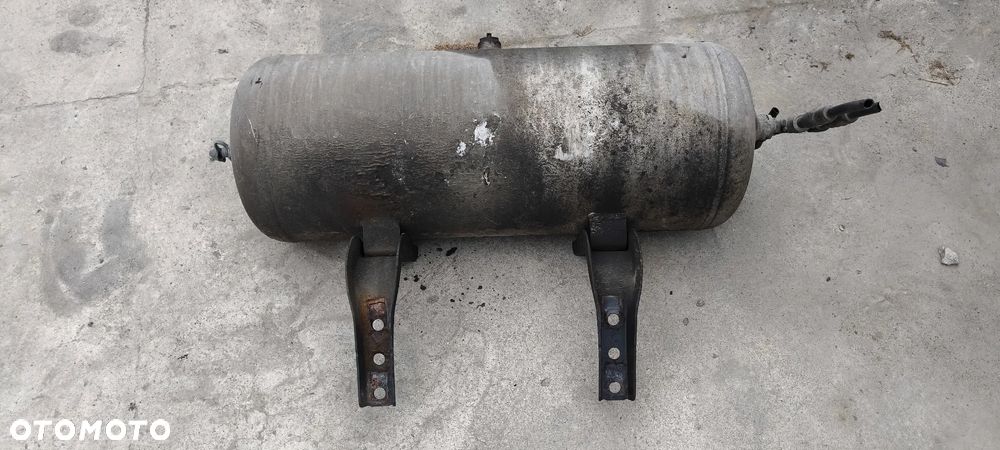 iveco stralis euro 6 zbiornik powietrza - 2