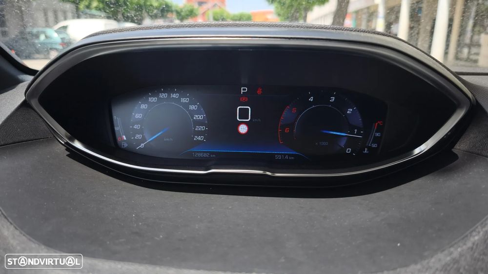 Peugeot 5008 1.5 BlueHDi GT Line J19 EAT8 - 14