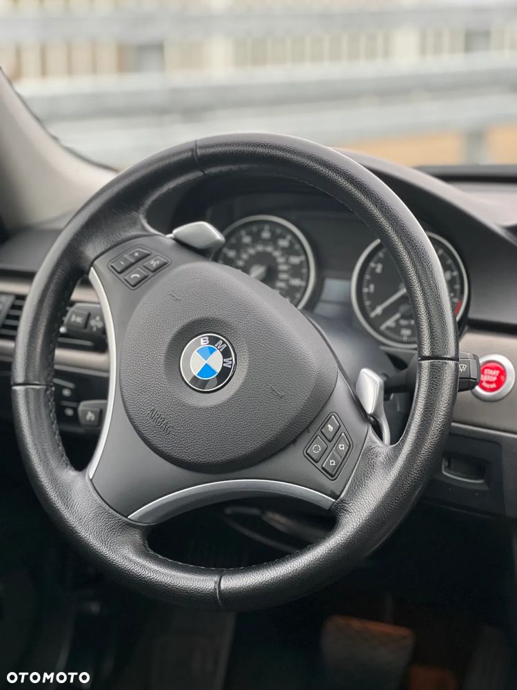 BMW Seria 3 335i xDrive - 18