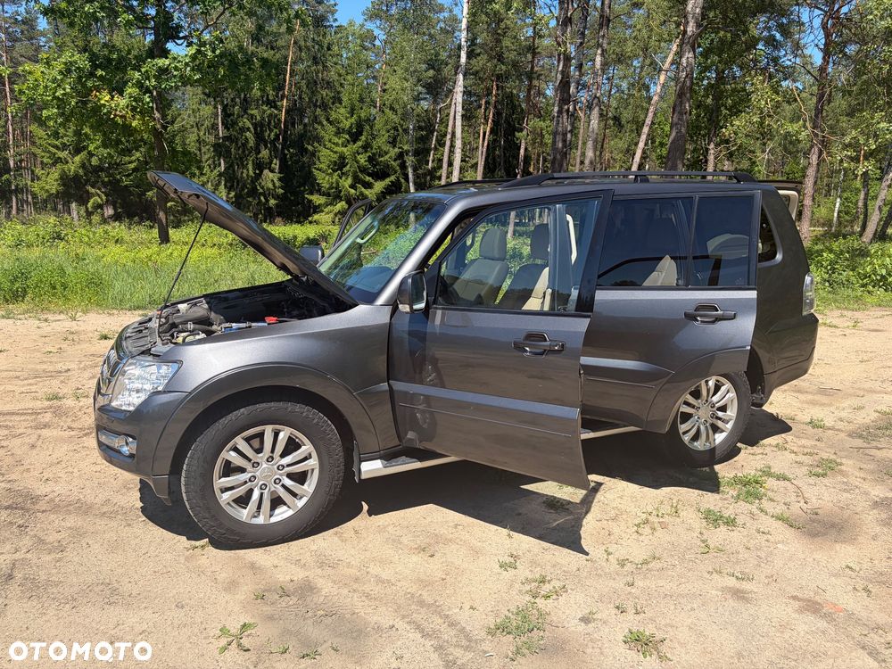 Mitsubishi Pajero - 9