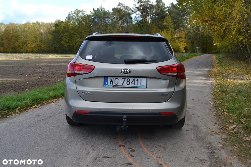 Kia Ceed 1.6 GDI Dream Team Edition - 5