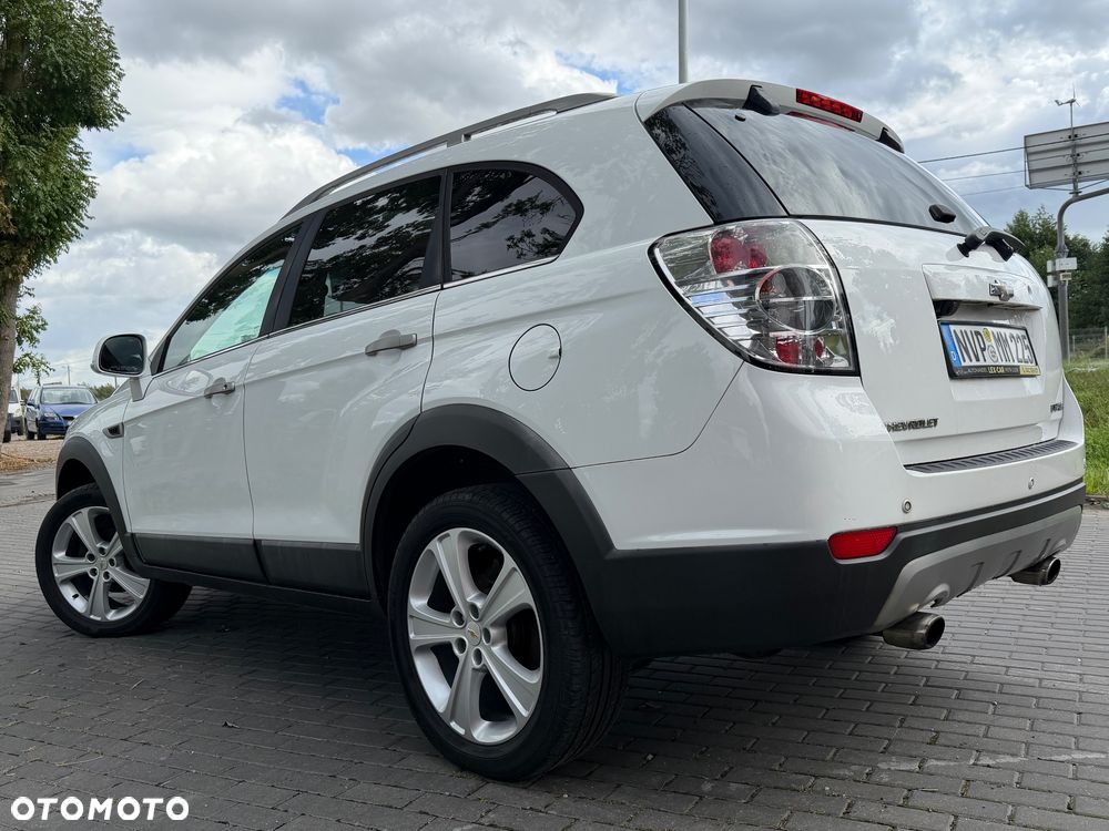 Chevrolet Captiva 2.2 d LTZ - 4