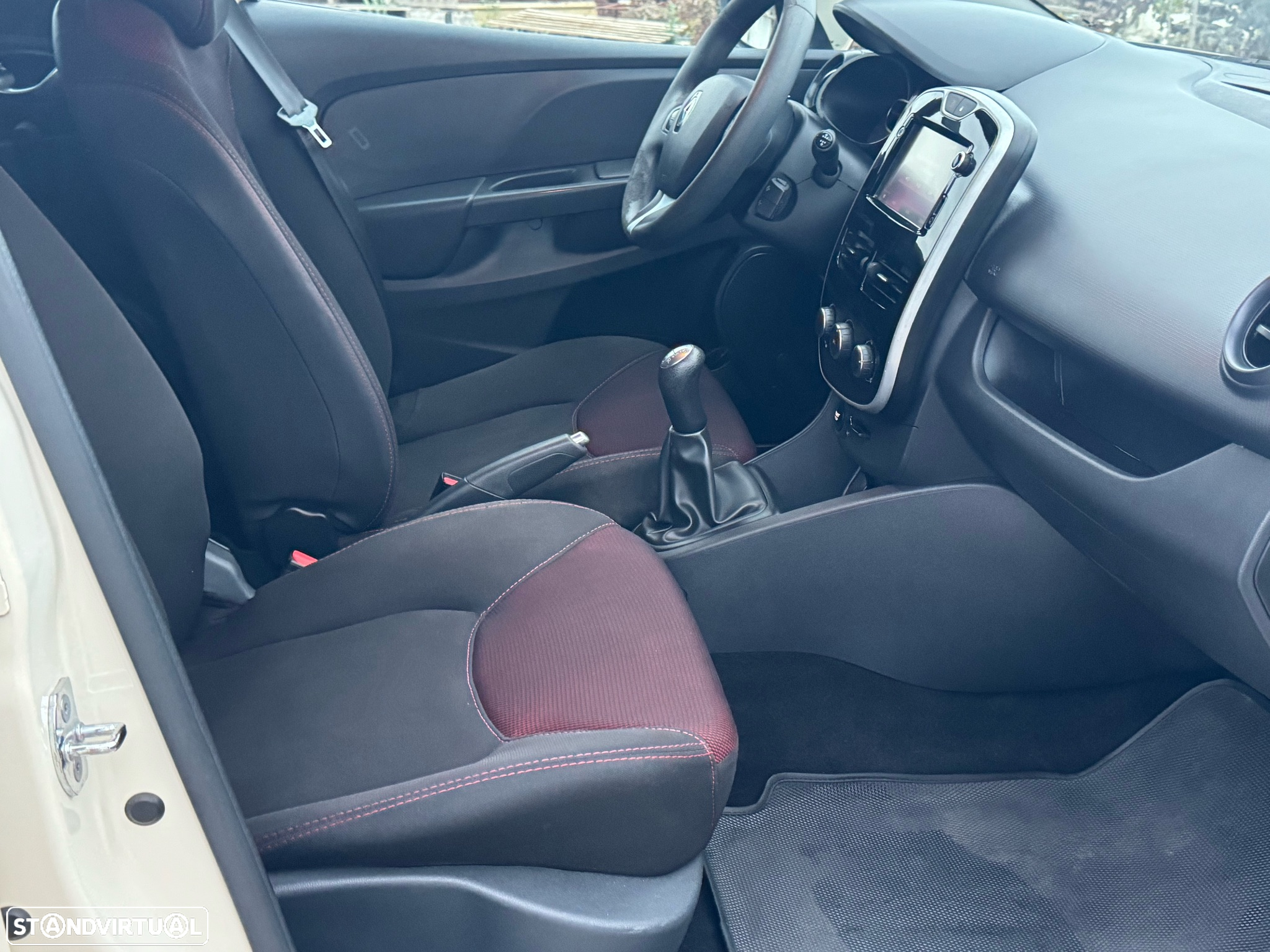 Renault Clio Sport Tourer - 7