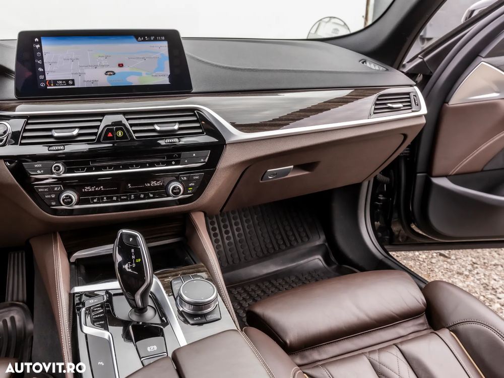 BMW Seria 5 520d Aut. Luxury Line - 18