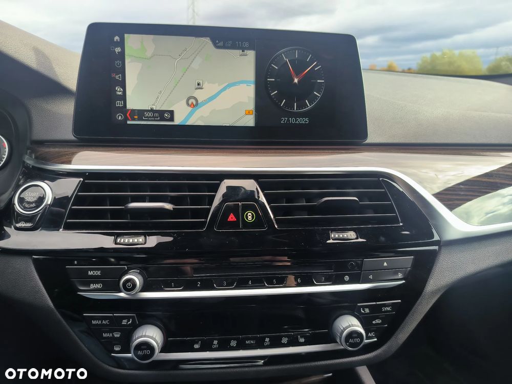 BMW Seria 5 530i Sport Line - 11