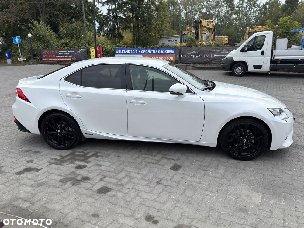 Lexus IS 300h Elite EU6 - 3
