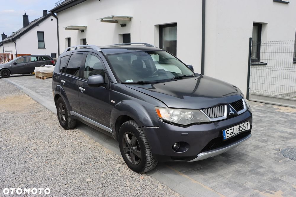 Mitsubishi Outlander 2.0 DID Instyle - 3