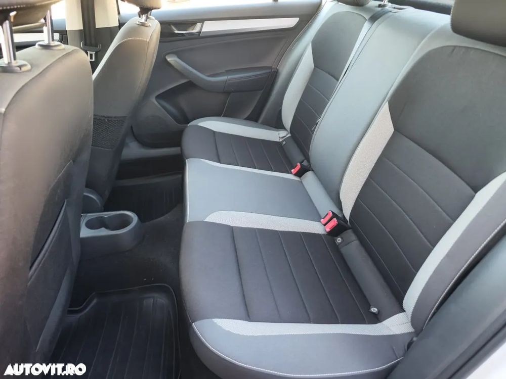 Skoda RAPID 1.0 TSI Ambition - 12