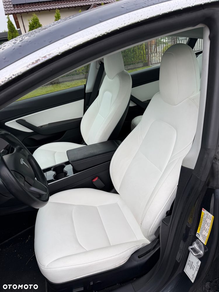 Tesla Model 3 - 9