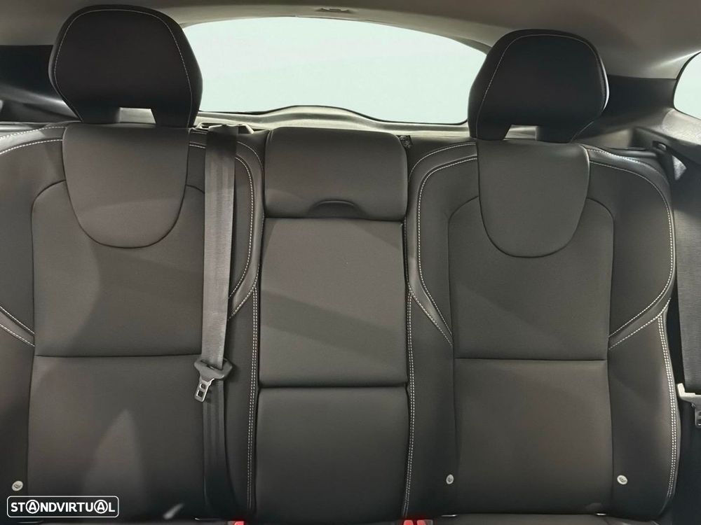 Volvo V40 2.0 D3 Momentum - 17