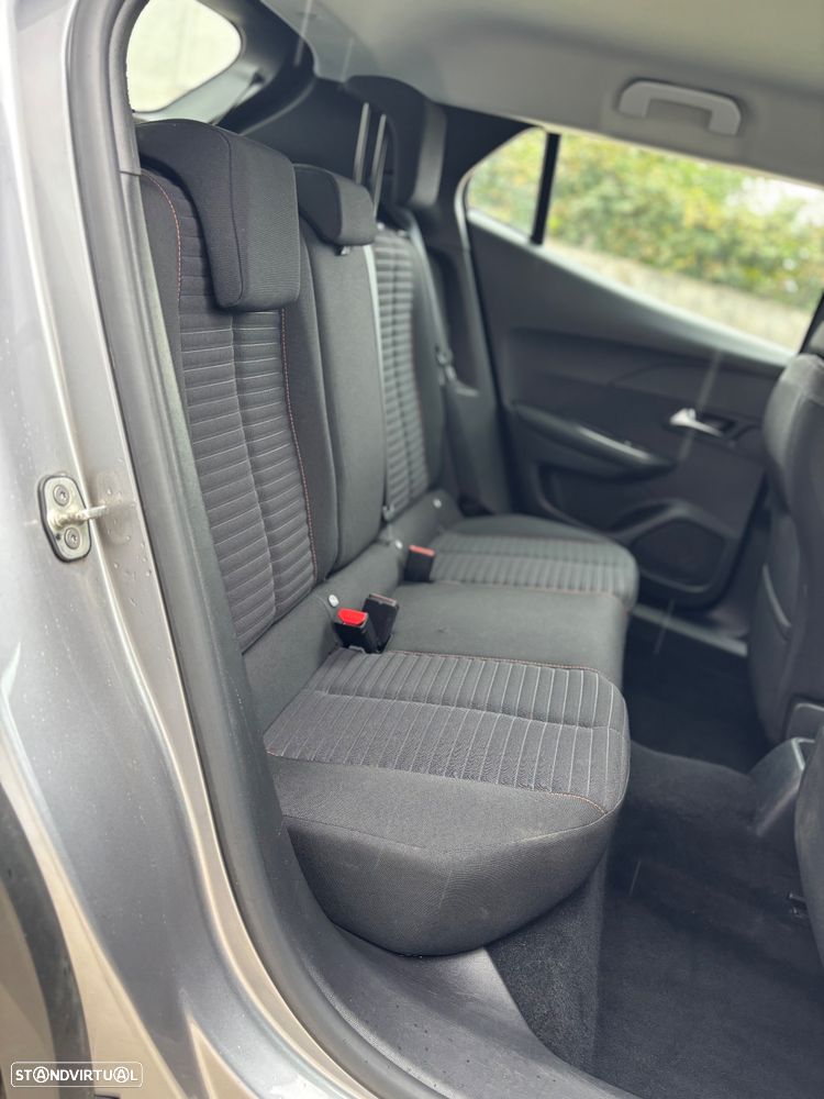 Peugeot 2008 1.2 PureTech Active Pack - 16
