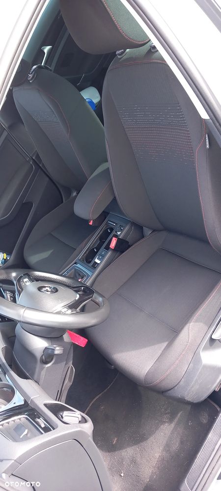 Volkswagen Golf 2.0 TDI Sound - 11