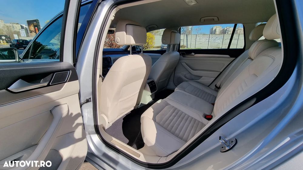 Volkswagen Passat Variant 2.0 TDI DSG 4Motion Highline - 13