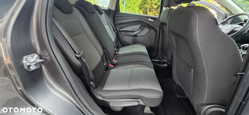 Ford Kuga 1.5 EcoBoost 2x4 Titanium - 32