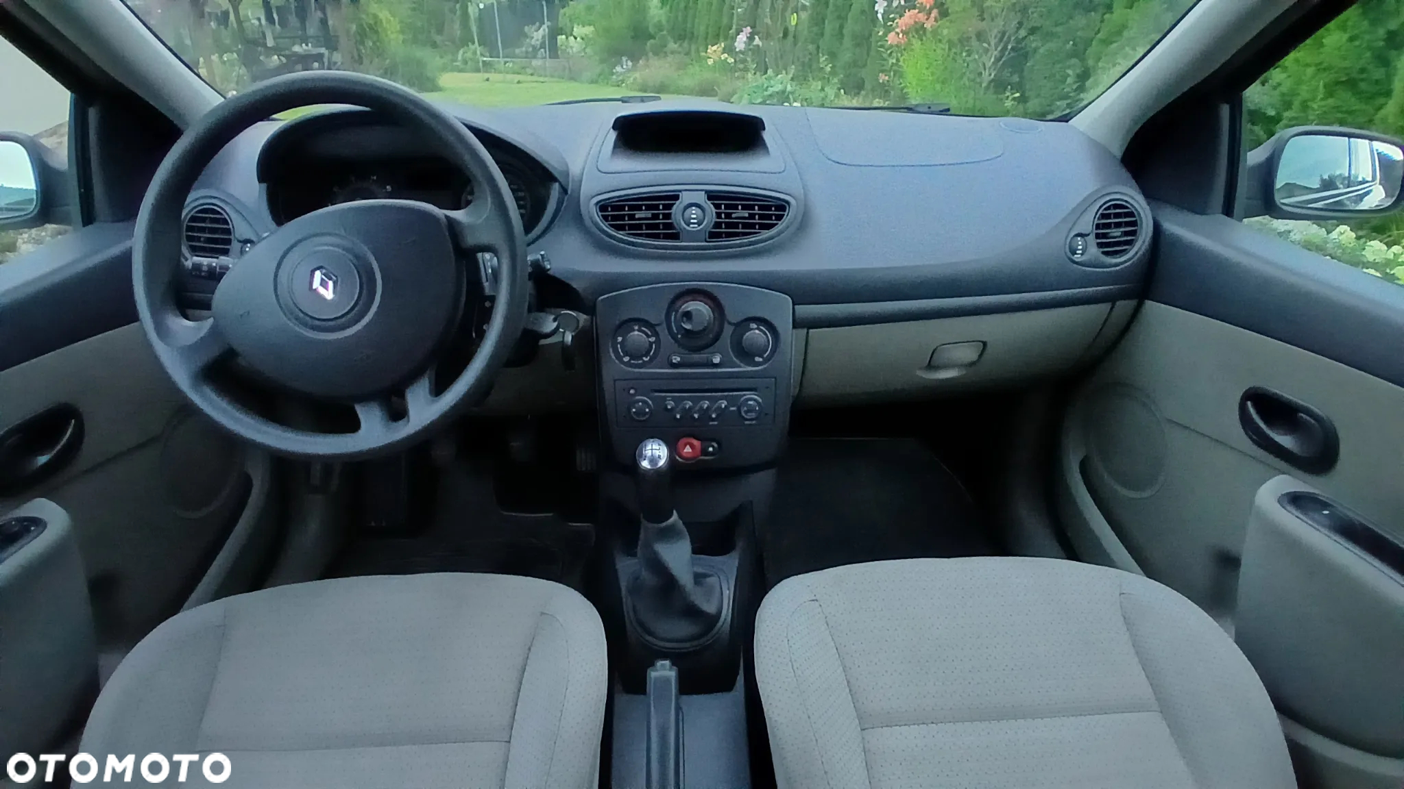 Renault Clio - 15