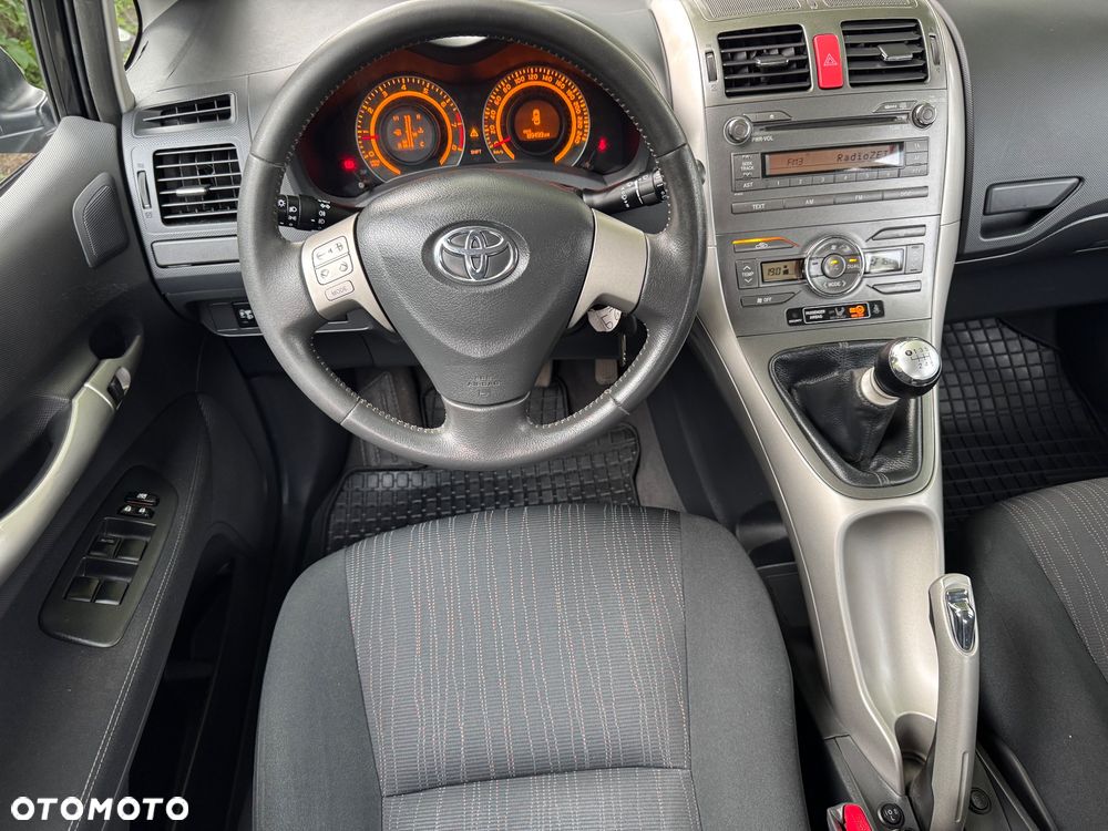 Toyota Auris 1.6 Executive - 34