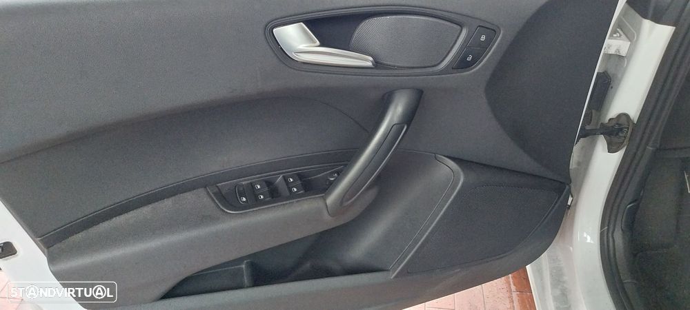 Audi A1 Sportback 1.6 TDI Admired - 4