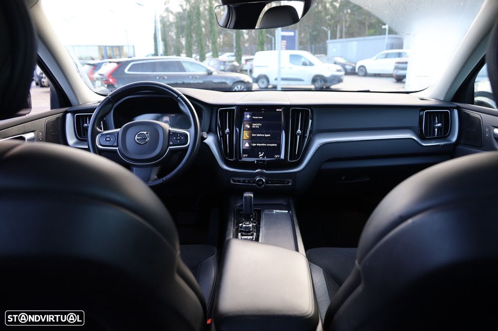 Volvo XC 60 2.0 T8 PHEV Momentum Plus AWD - 22