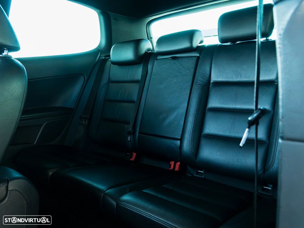 VW Golf 1.6 TDi Highline - 16