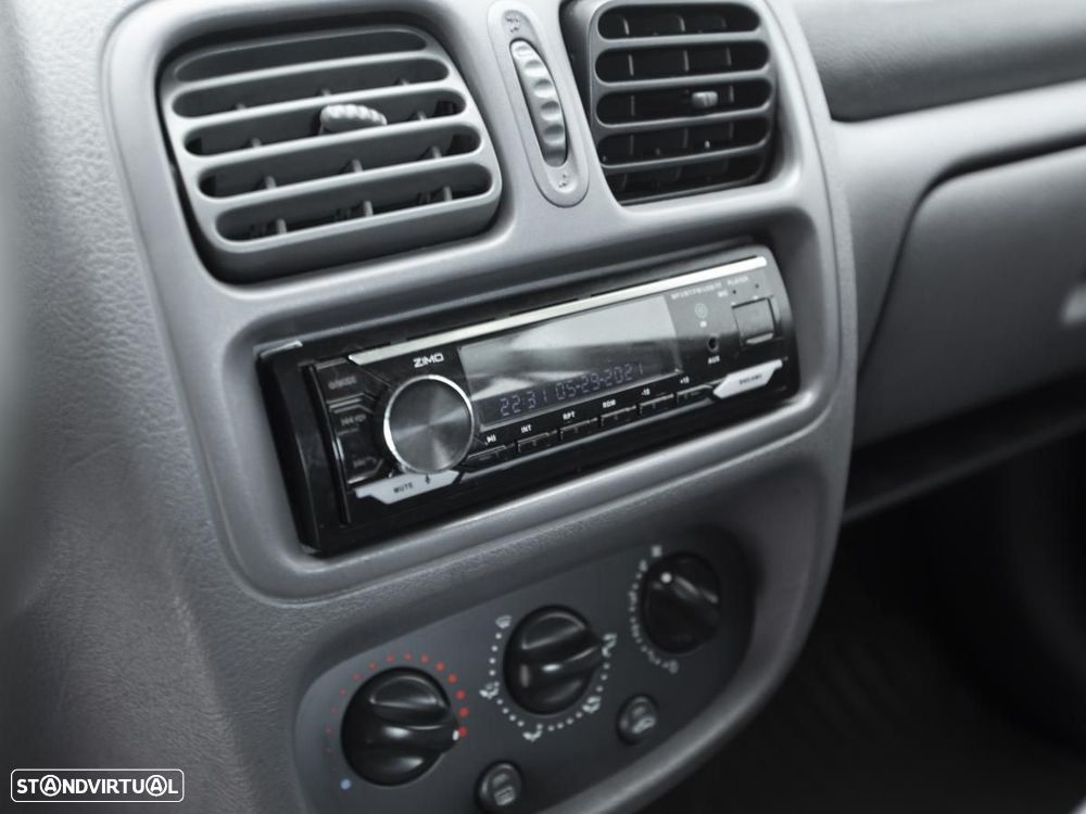 Renault Clio - 13