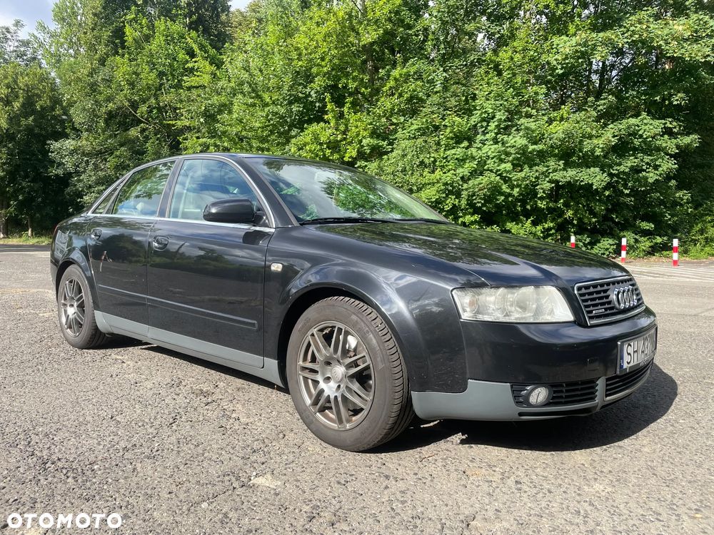 Audi A4 Limousine - 1