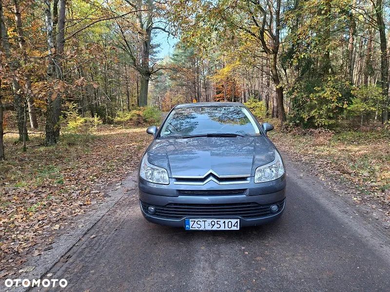 Citroën C4 1.6 16V Confort - 1