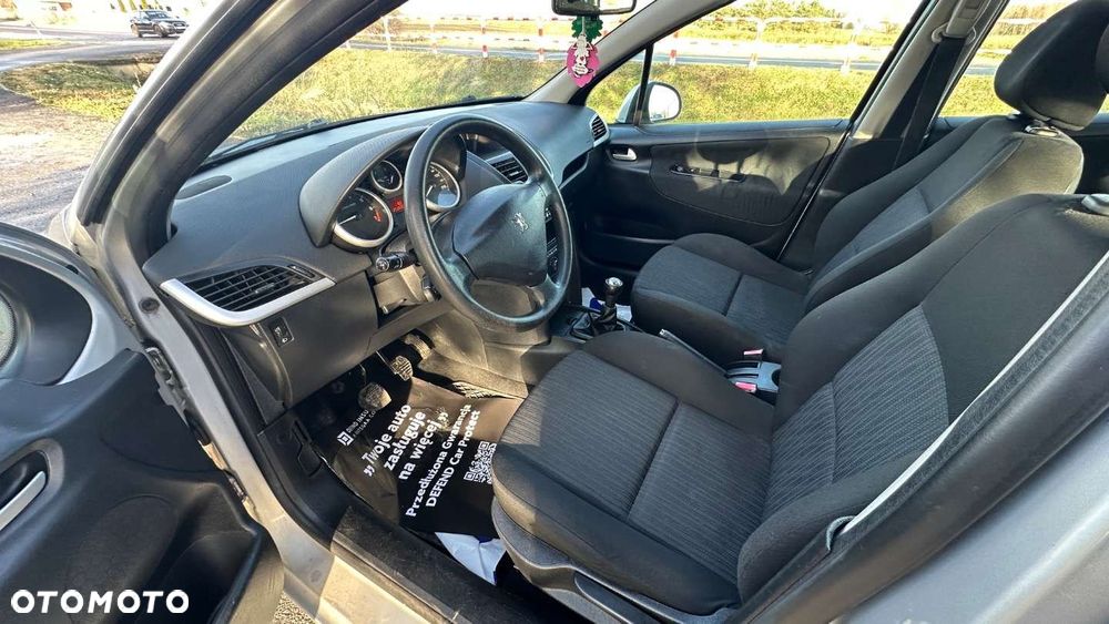 Peugeot 207 - 6