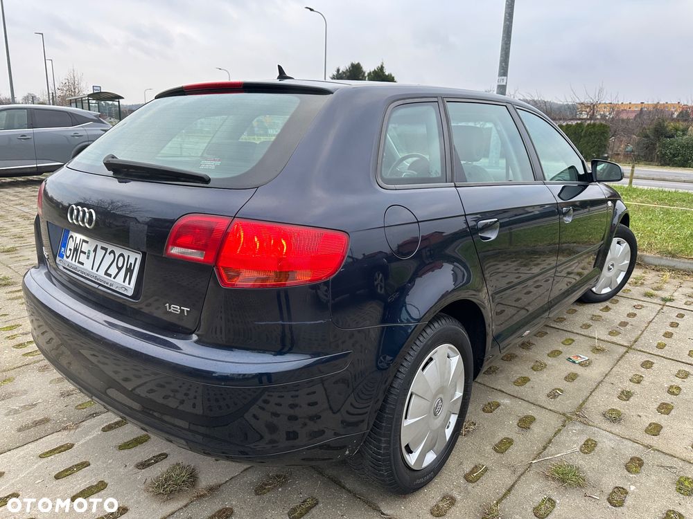 Audi A3 Sportback 1.8 TFSI Ambiente - 3