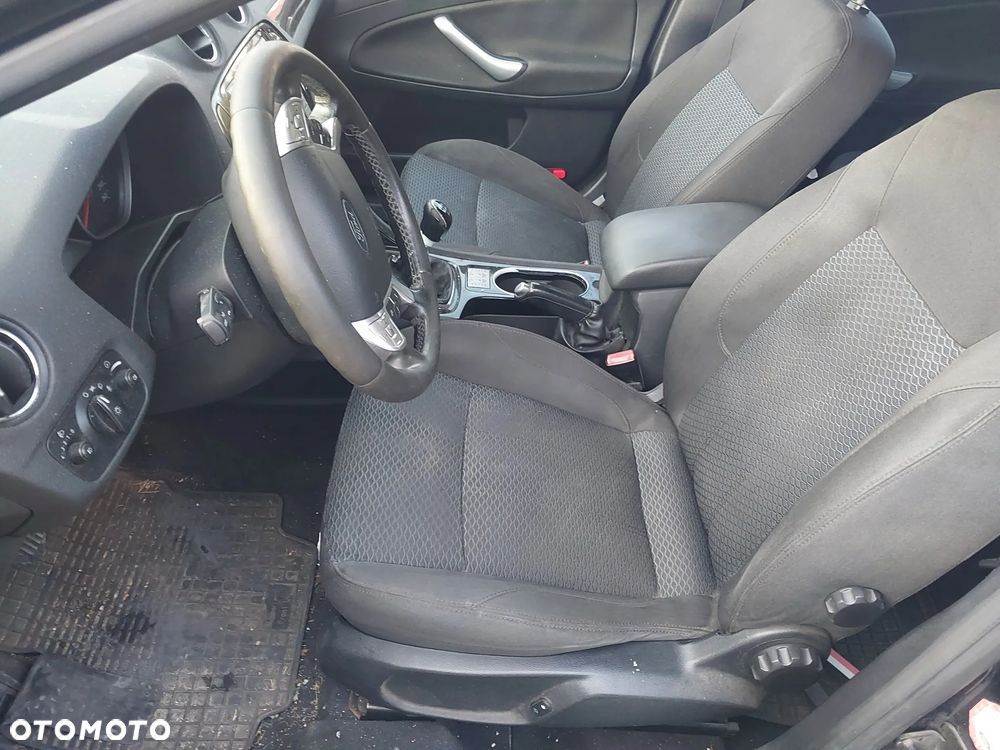 Ford Mondeo Mk4 MK IV GHIA KOMBI silnik 2.0 TDCI 130KM skrzynia biegów 6B sprzęgło dwumasa drzwi lewe prawe klapa zderzak tył tylny lusterko błotnik kolor V6 hak holowniczy grzane fotele przewody pompa wspomagania podsufitka blenda osłona maglownica zwrotnica tłumik wydech boczek drzwi szyba mechanizm szyba kokpit pulpit zegary zestaw startowy silnika sterownik wiązka CAŁY NA CZĘŚCI WSZYSTKIE CZĘŚCI - 26