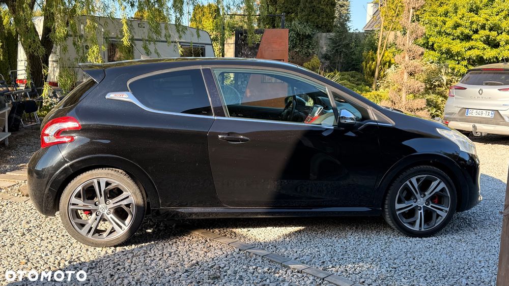 Peugeot 208 1.6 THP GTi - 18