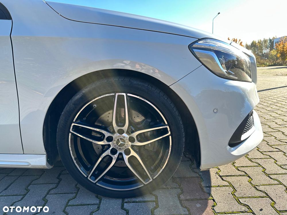 Mercedes-Benz Klasa A 220 4-Matic AMG Line - 20