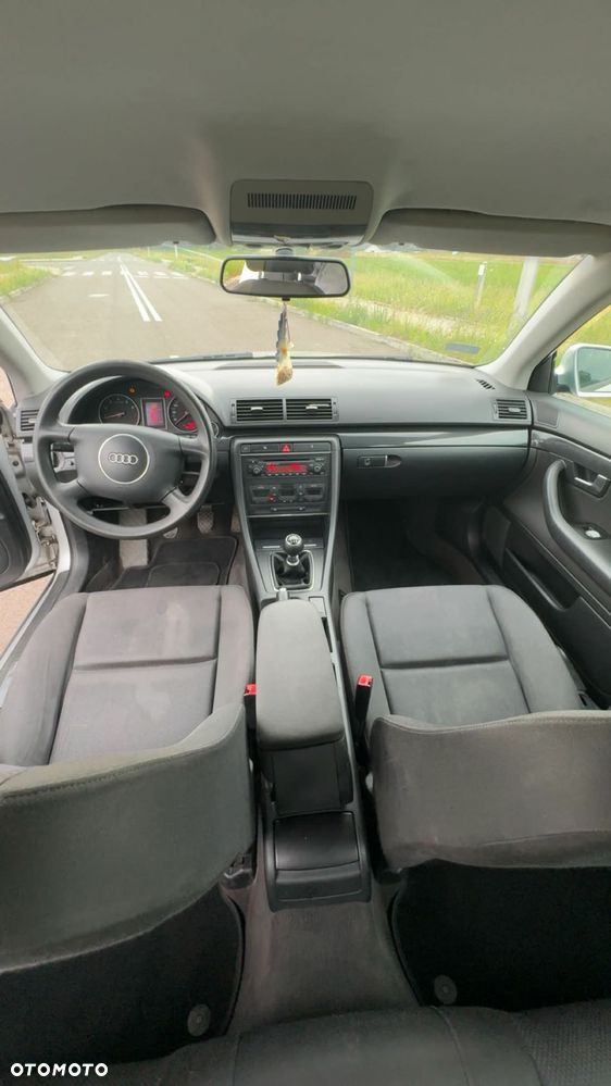 Audi A4 Limousine - 7