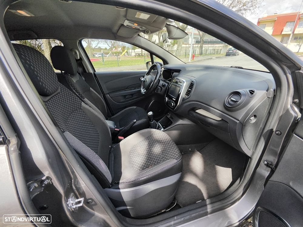 Renault Captur 0.9 TCE Exclusive - 4