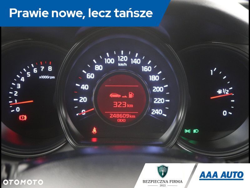 Kia Ceed - 12