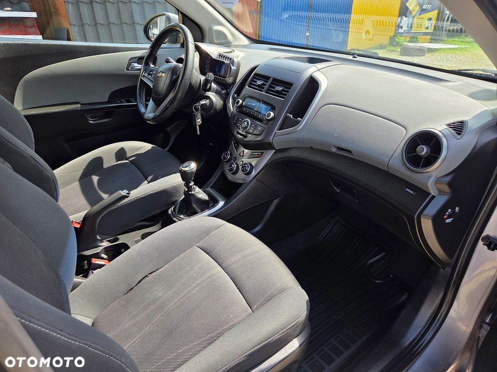 Chevrolet Aveo 1.6 LTZ - 19
