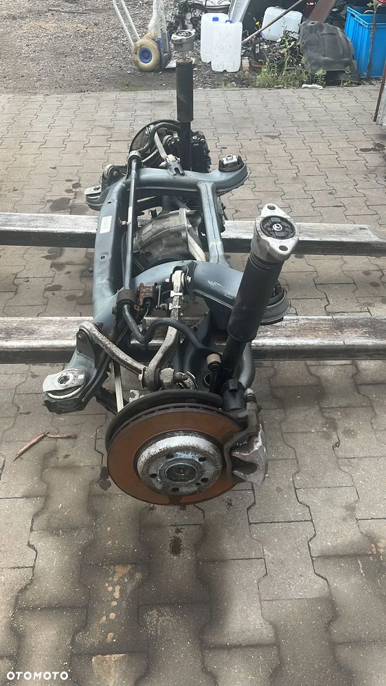 BELKA OŚ ZAWIESZENIA TYŁ MERCEDES W213 - 3