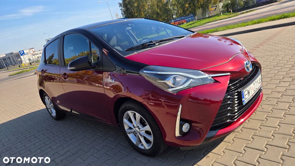 Toyota Yaris Hybrid 100 Selection - 1