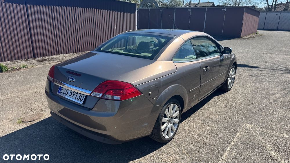 Ford Focus 2.0 16V Trend - 14