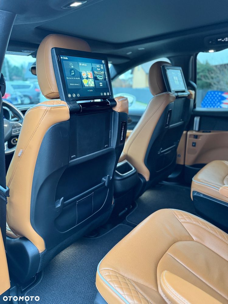 Chrysler Pacifica - 26