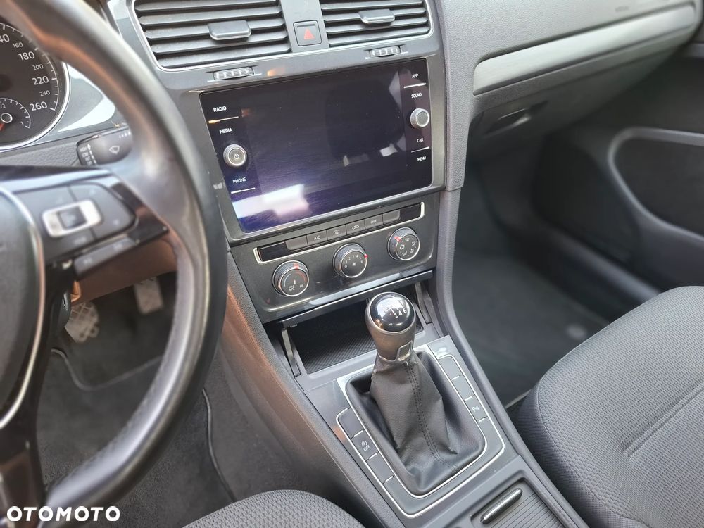 Volkswagen Golf 1.0 TSI BlueMotion Comfortline - 21