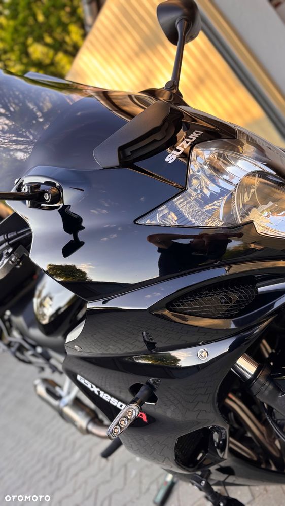 Suzuki GSX - 20