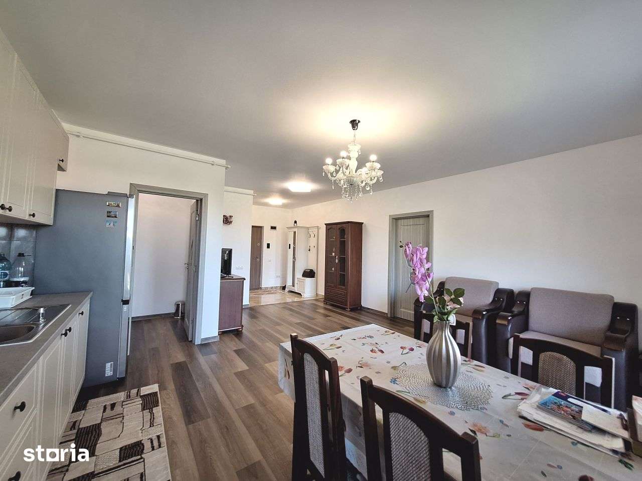 Apartament cu 2 camere, 54,5 mp, balcon, zona Oncos — fotografia 3