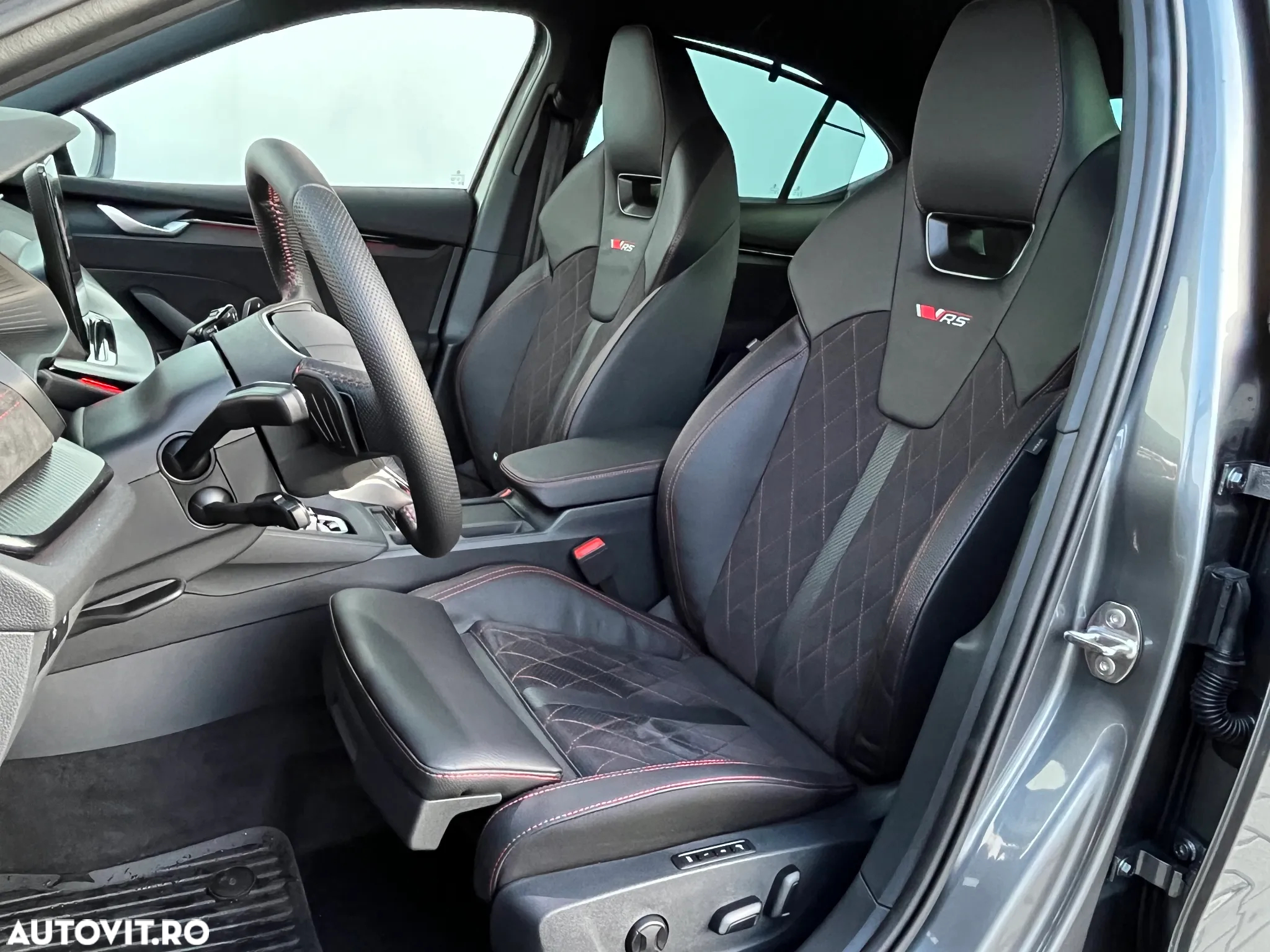 Skoda Octavia 2.0 TSI DSG RS - 11