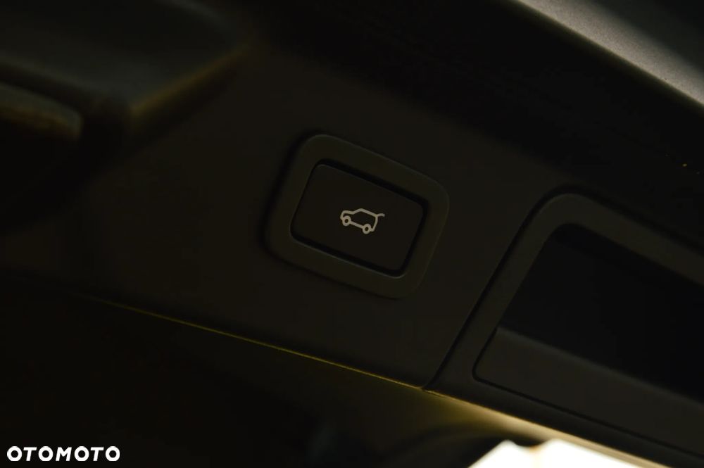 Land Rover Range Rover Velar 2.0 P250 SE - 28