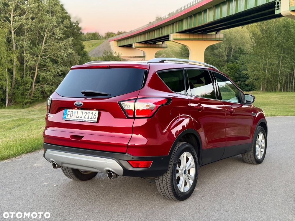 Ford Kuga 2.0 TDCi 2x4 Titanium - 4