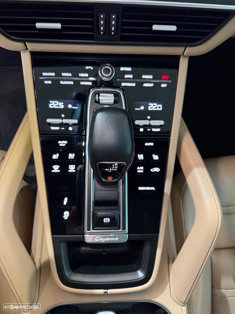 Porsche Cayenne Coupé E-Hybrid - 18