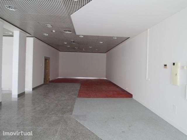 Arrenda-se Loja em Viatodos - Grande imagem: 2/9