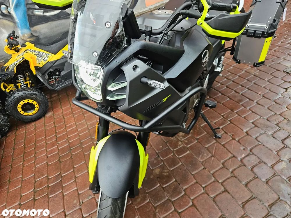 QJMOTOR SVT 650 - 17